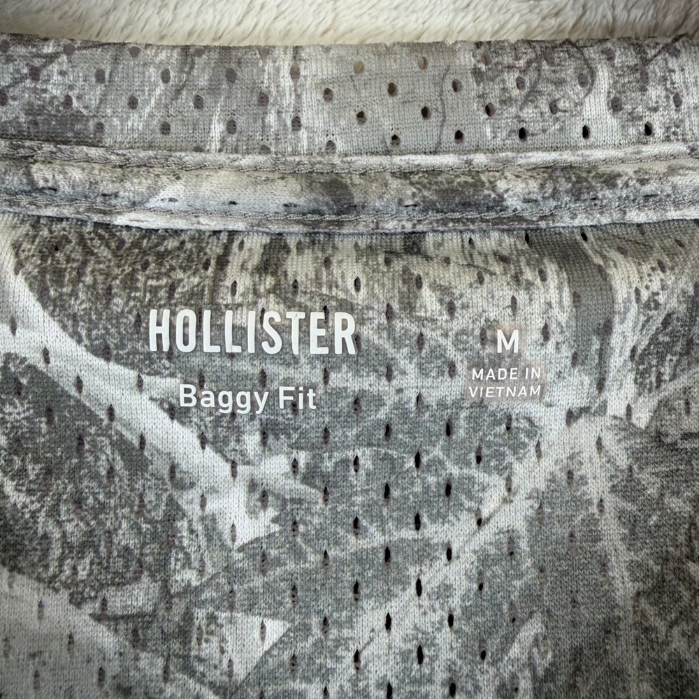 Hollister Mens Grey Camo Mesh Jersey T-Shirt Baggy Fit Graphic 19 V-Neck M - Picture 9 of 14